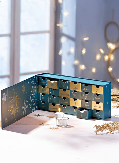 Kerzen Adventskalender "Glückslicht" 2023 mit 24 Botschafts-Teelichtern