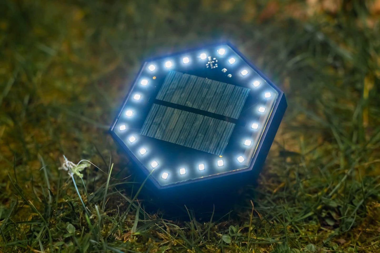 SONNENKERZE Solar-Wegeleuchte für Wand und Boden CONNECT, 4er-Set - Solar-Bodenleuchte, Solar-Wandleuchte, Solar-Wegeleuchte zusammensteckbar